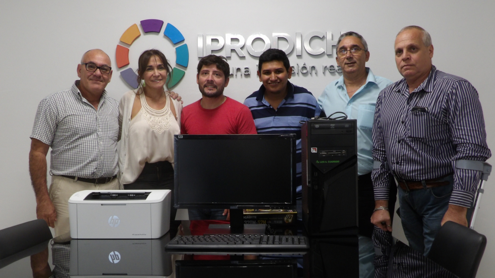 IPRODICH entregó herramientas informáticas a la Asociación de Sordos del Chaco